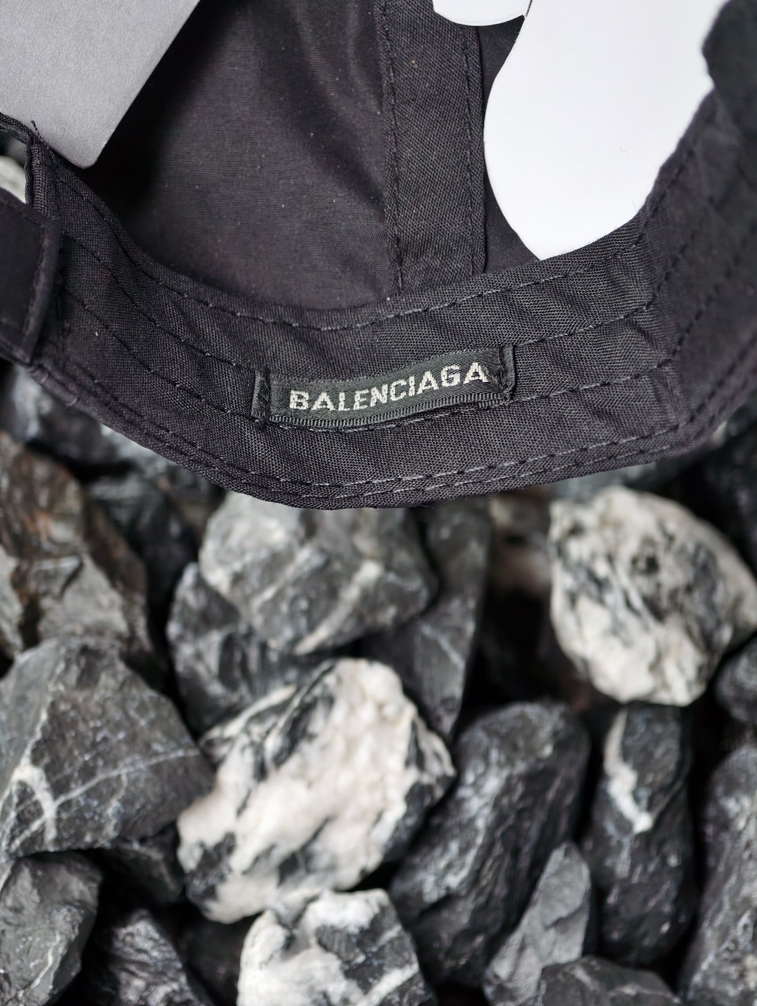 Balenciaga Logo Embroidered Mesh Baseball Cap（8305664F1B6）