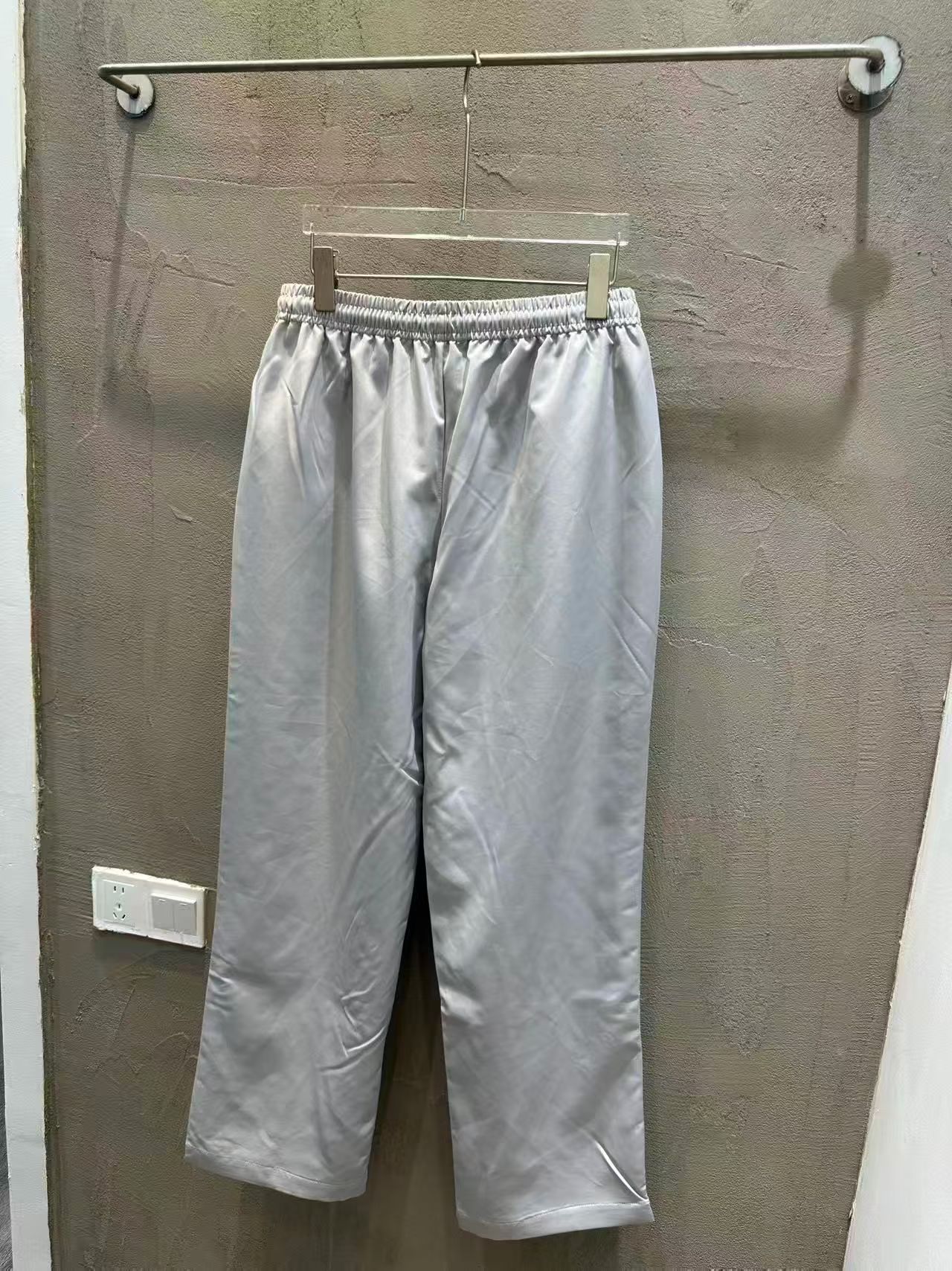 BALENCIAGA 3B Football Pants in Techno Cotton Poplin（857656TPQ381000）