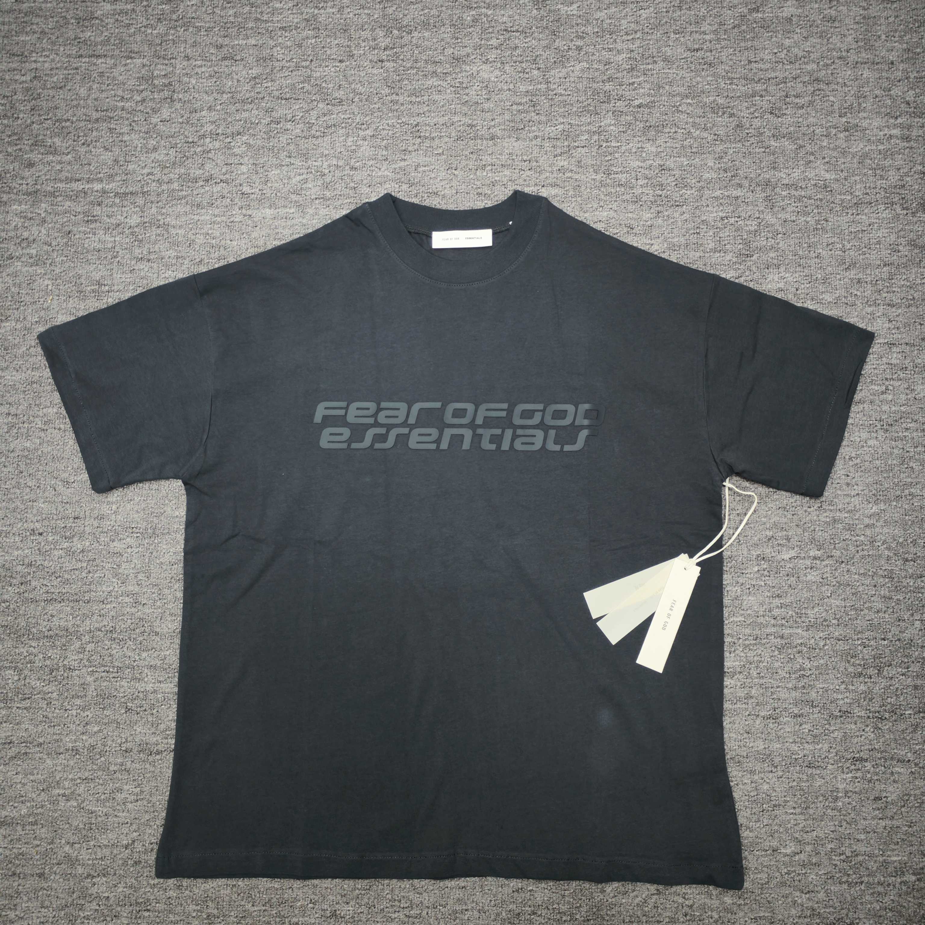 Fear of God Essentials 90s Tee（125HO254472F）