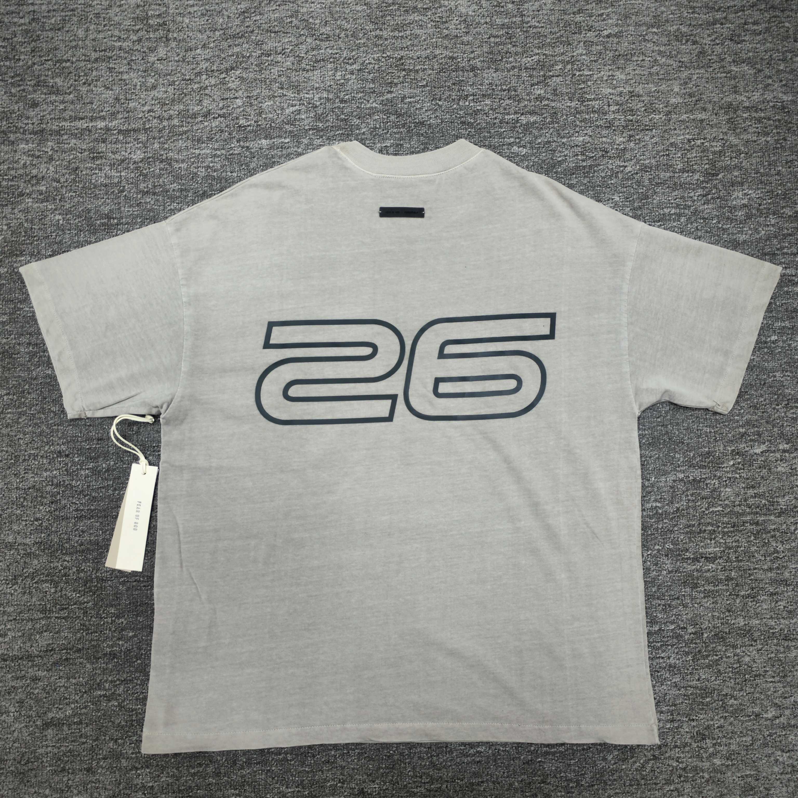 Fear of God Essentials 90s Tee（125HO254472F）