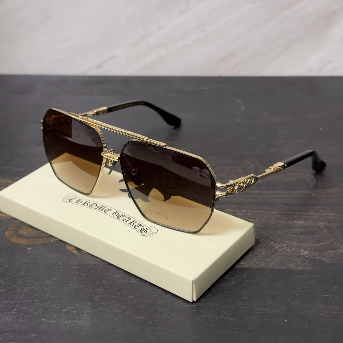 Chrome Hearts Floral Cross Plus Square Sunglasses (CHROME HEARTS 436）