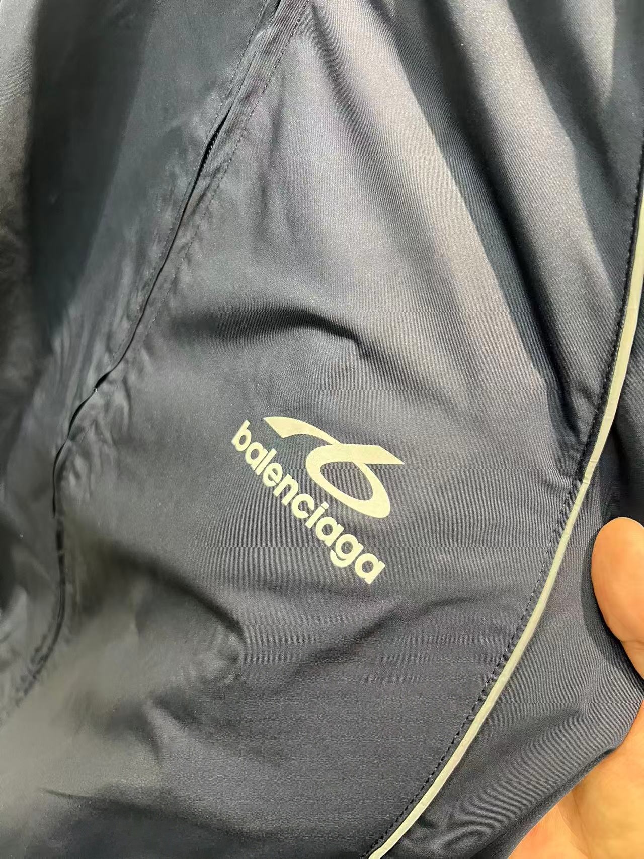 Balenciaga Men's Bodies Tracksuit Jacket in Elephant Grey (A001YQTPQ381485）