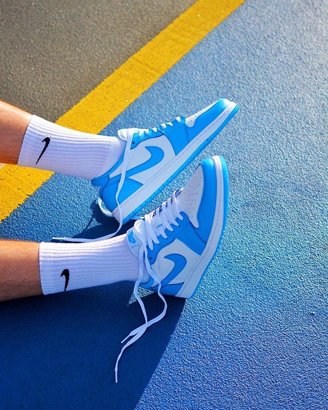 Air Jordan 1 Low SB UNC CJ7891-401