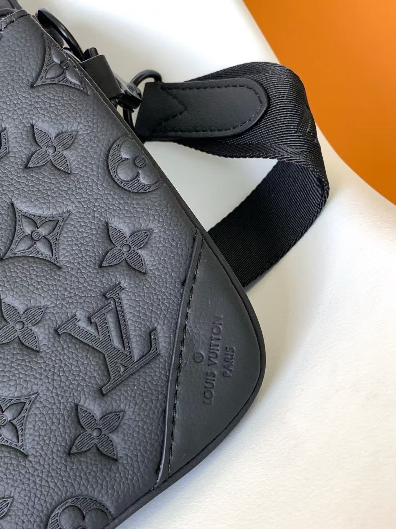 Louis Vuitton Trio Messenger Bag Monogram Shadow Leather（M46602）