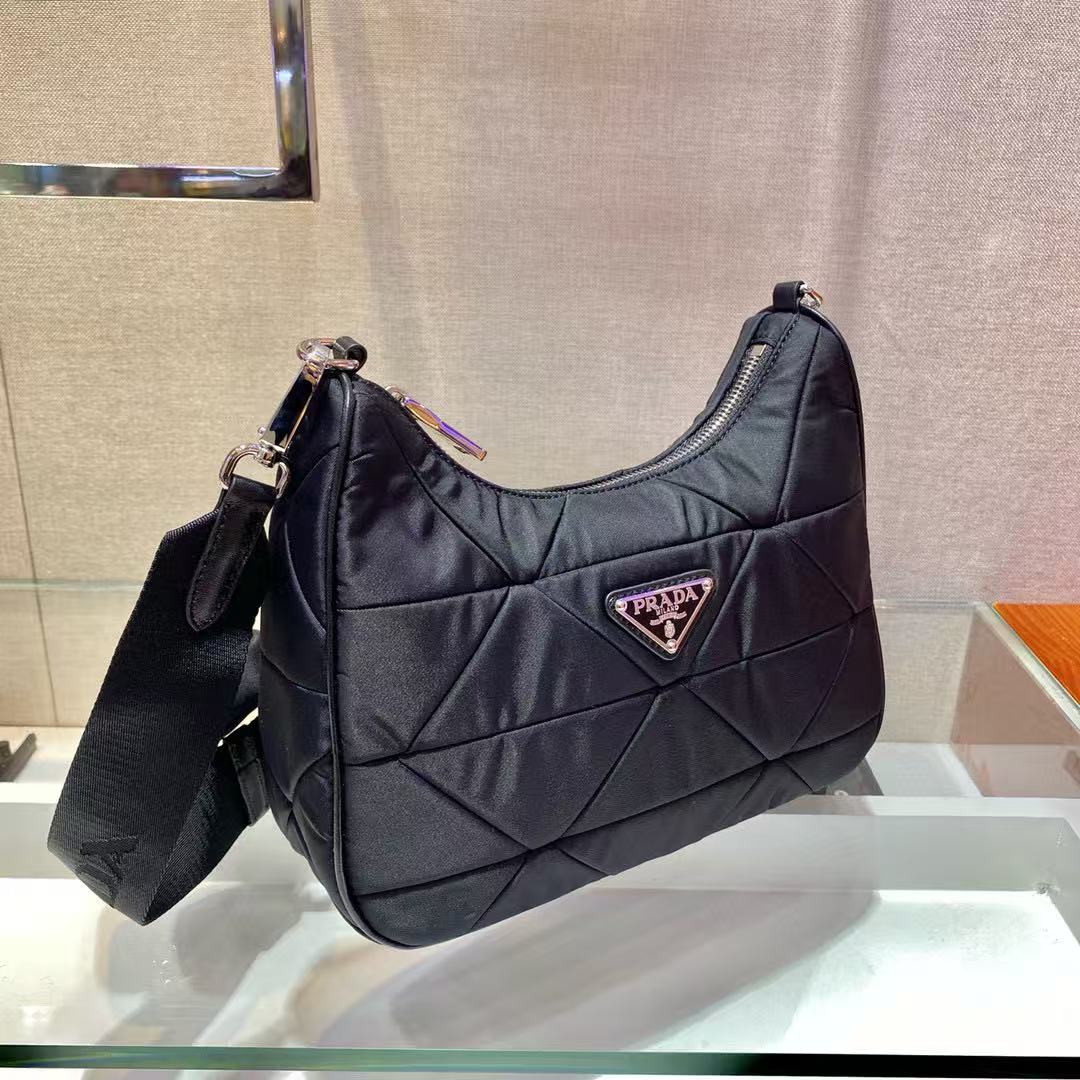 PRADA Padded Re-Nylon Shoulder Bag "Black"( 1BC151_RDJN_F0002_V_D9M)