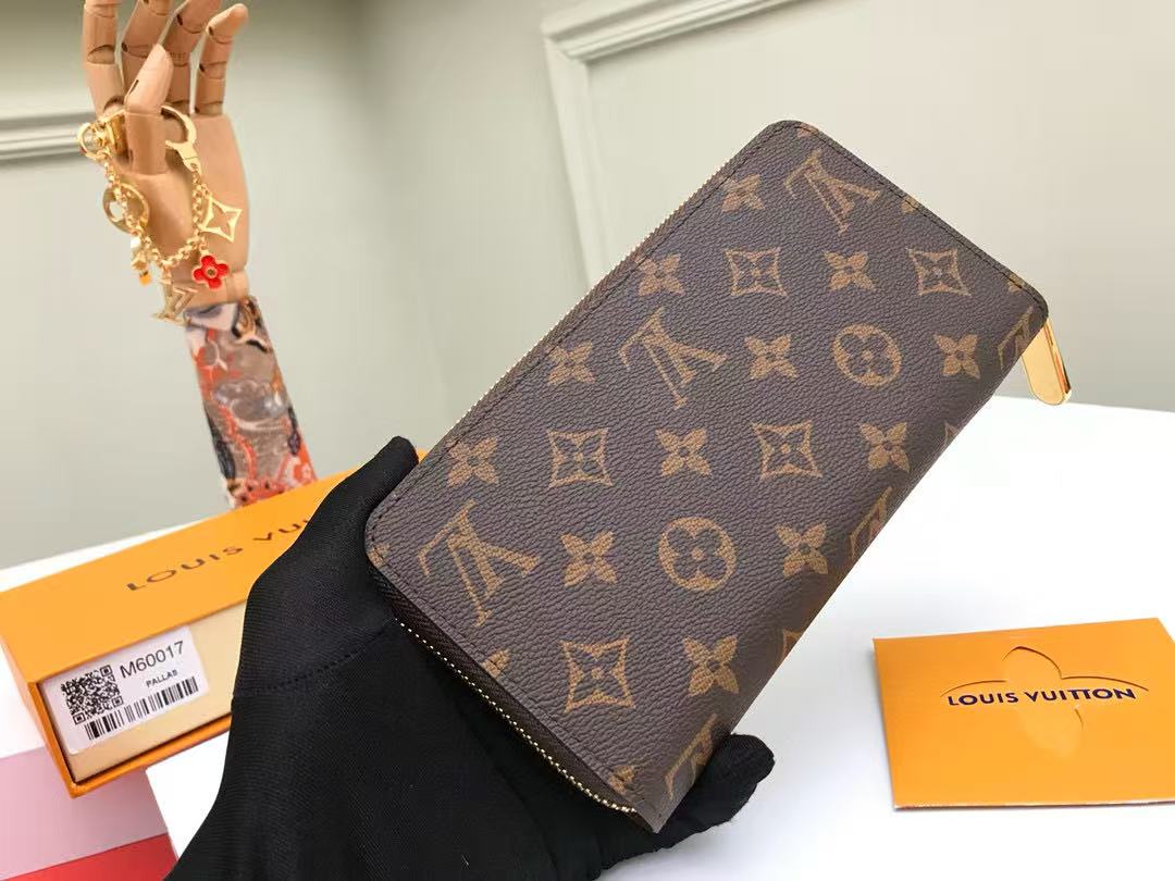 Louis Vuitton Zippy Wallet (M42616)