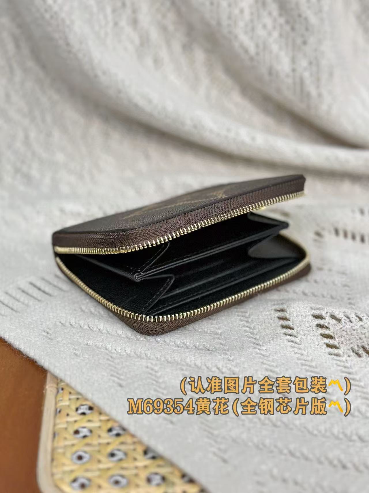 Louis VUITTON Zippy Coin Purse (M69354)