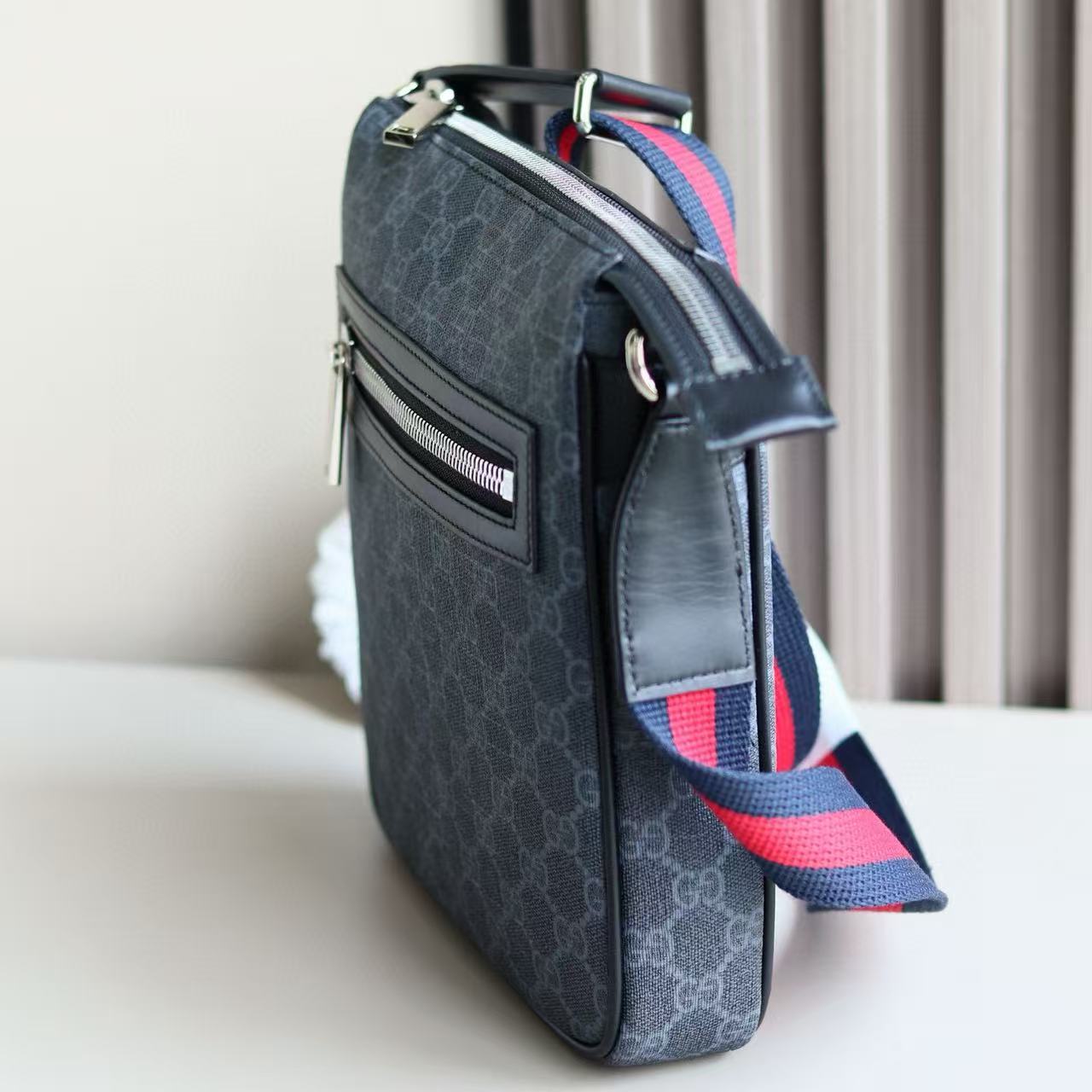 GUCCI GG Black Small Messenger Bag (792082-FADJA-1042)