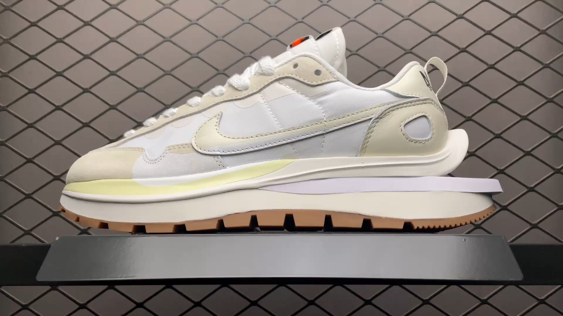 sacai × Nike Vapor Waffle White Gum (DD1875-100)