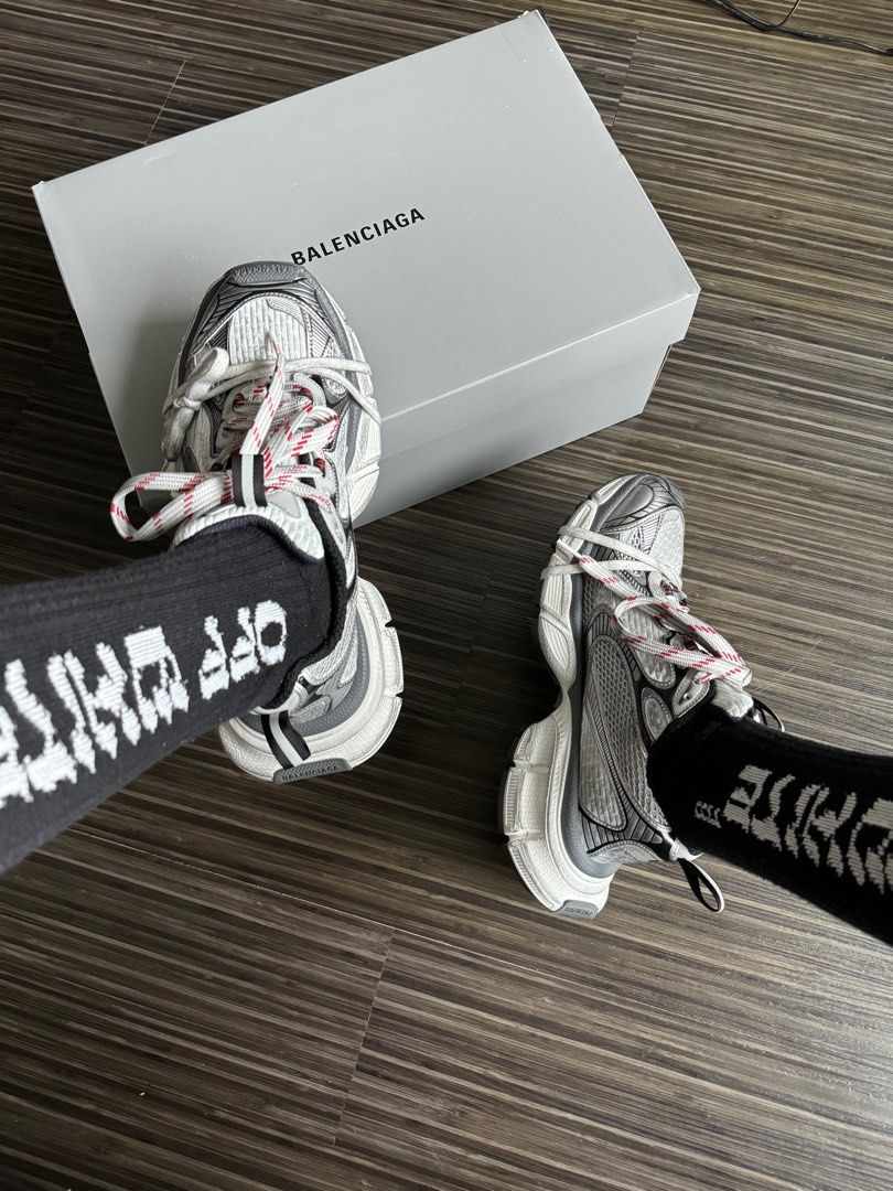 Balenciaga Grey White Red 3XL, 名牌, 鞋及波鞋- Carousell