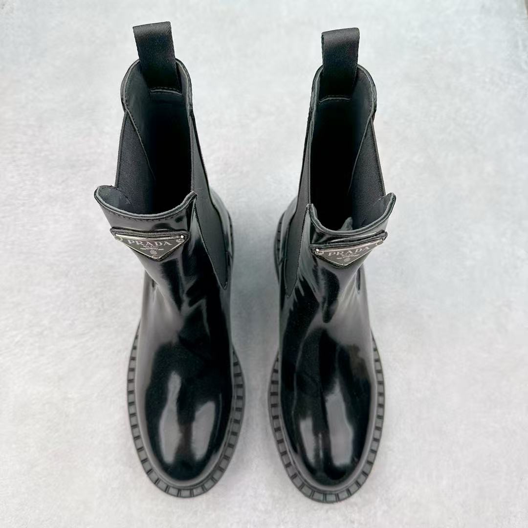 PRADA  Brushed leather booties（1U749M_B4L_F0002_F_B055）