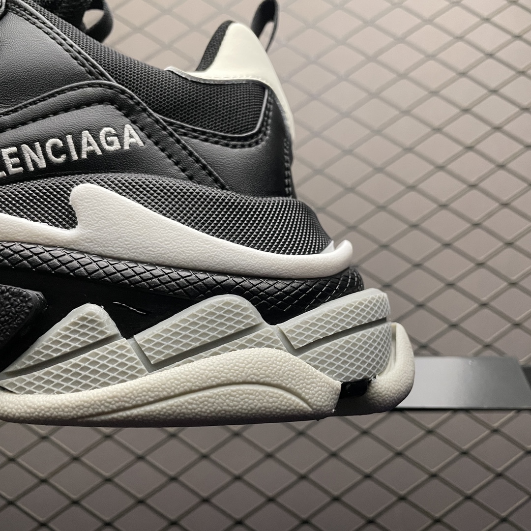  BALENCIAGA Triple S "black"（712821W2ZA21090）