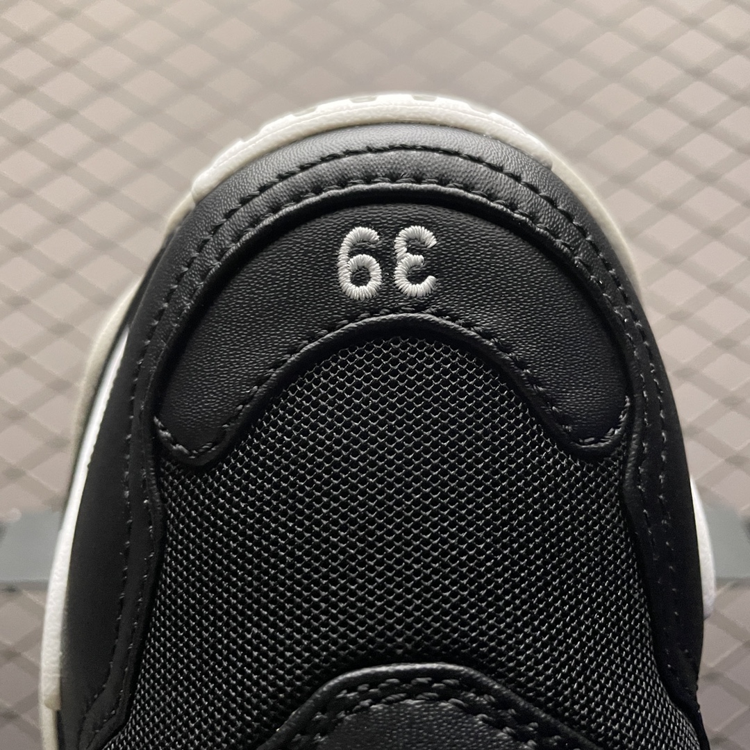  BALENCIAGA Triple S "black"（712821W2ZA21090）