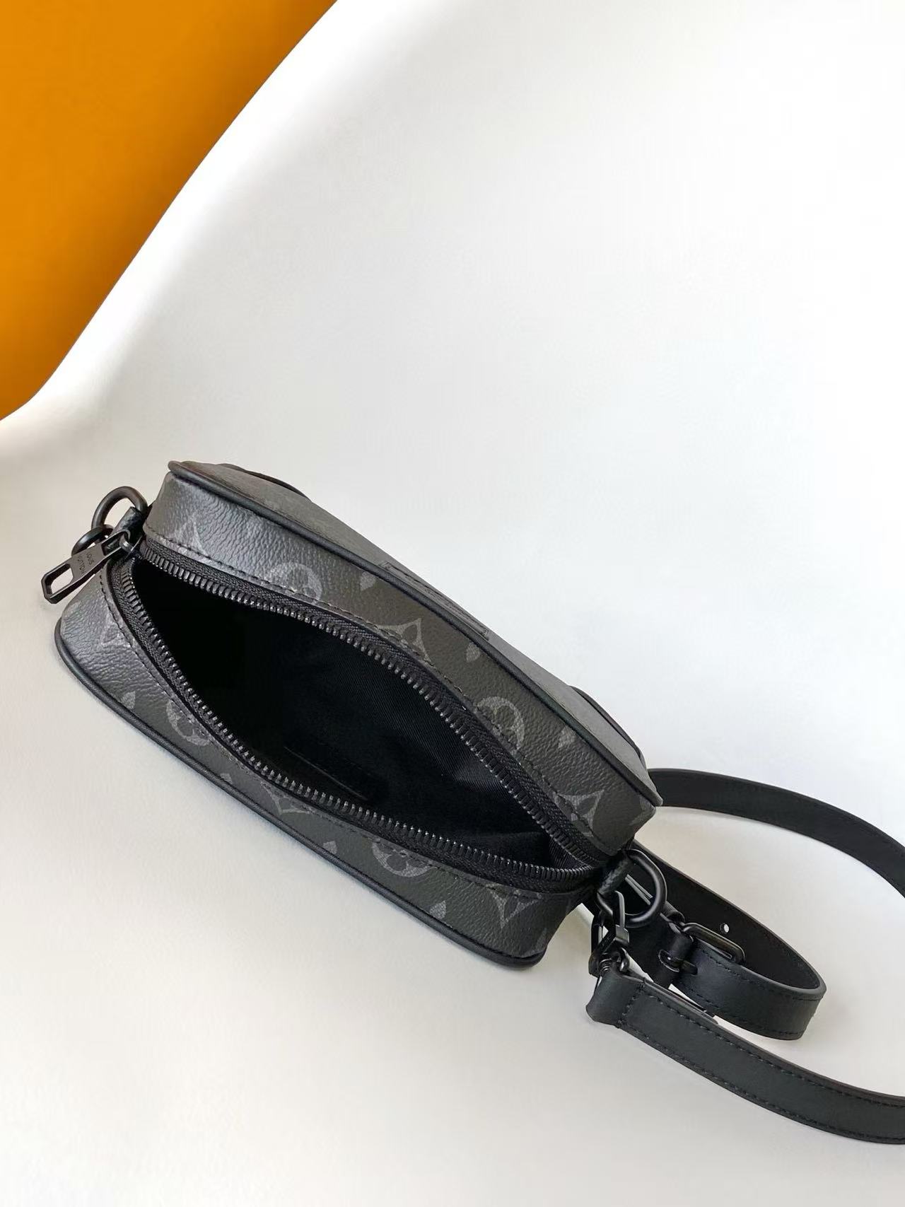 Louis Vuitton Trocadero Wearable Wallet Monogram Eclipse(M14253)