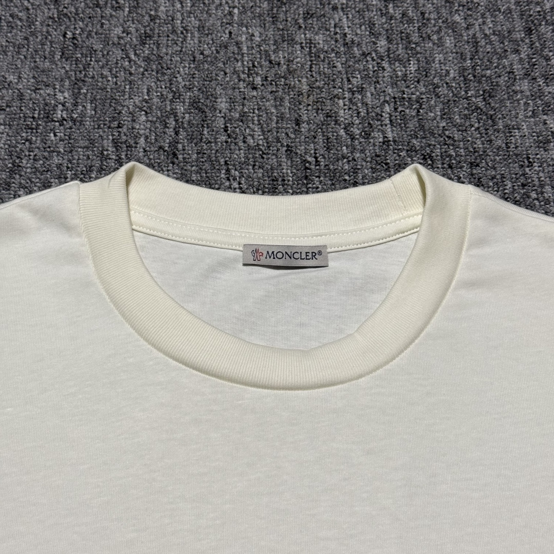 Moncler White Logo Cotton T-shirt（K10918C0001189AJS034）