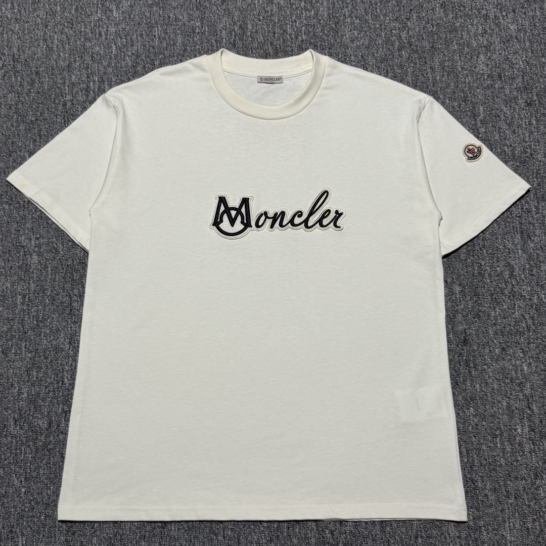 Moncler White Logo Cotton T-shirt（K10918C0001189AJS034）