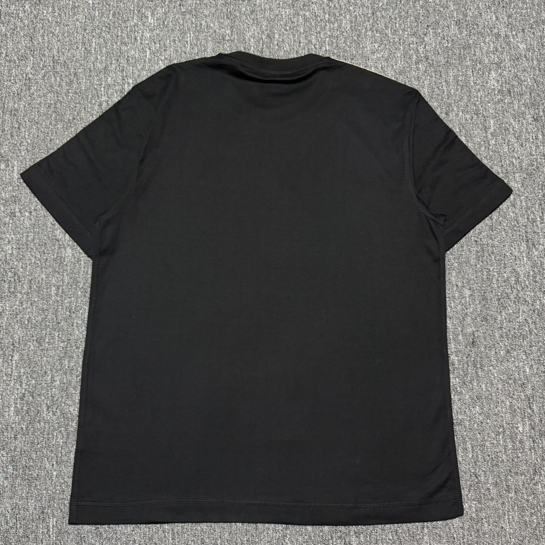 Burberry Check Trim Cotton T-shirt in Black （81062481）