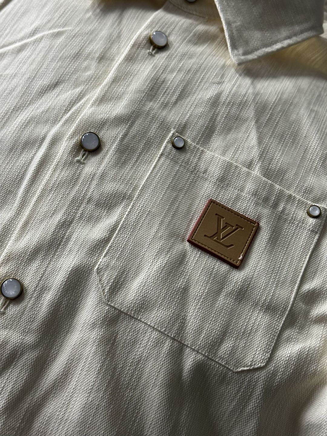 Louis Vuitton silk-blend short-sleeved shirt（1AHCHW）