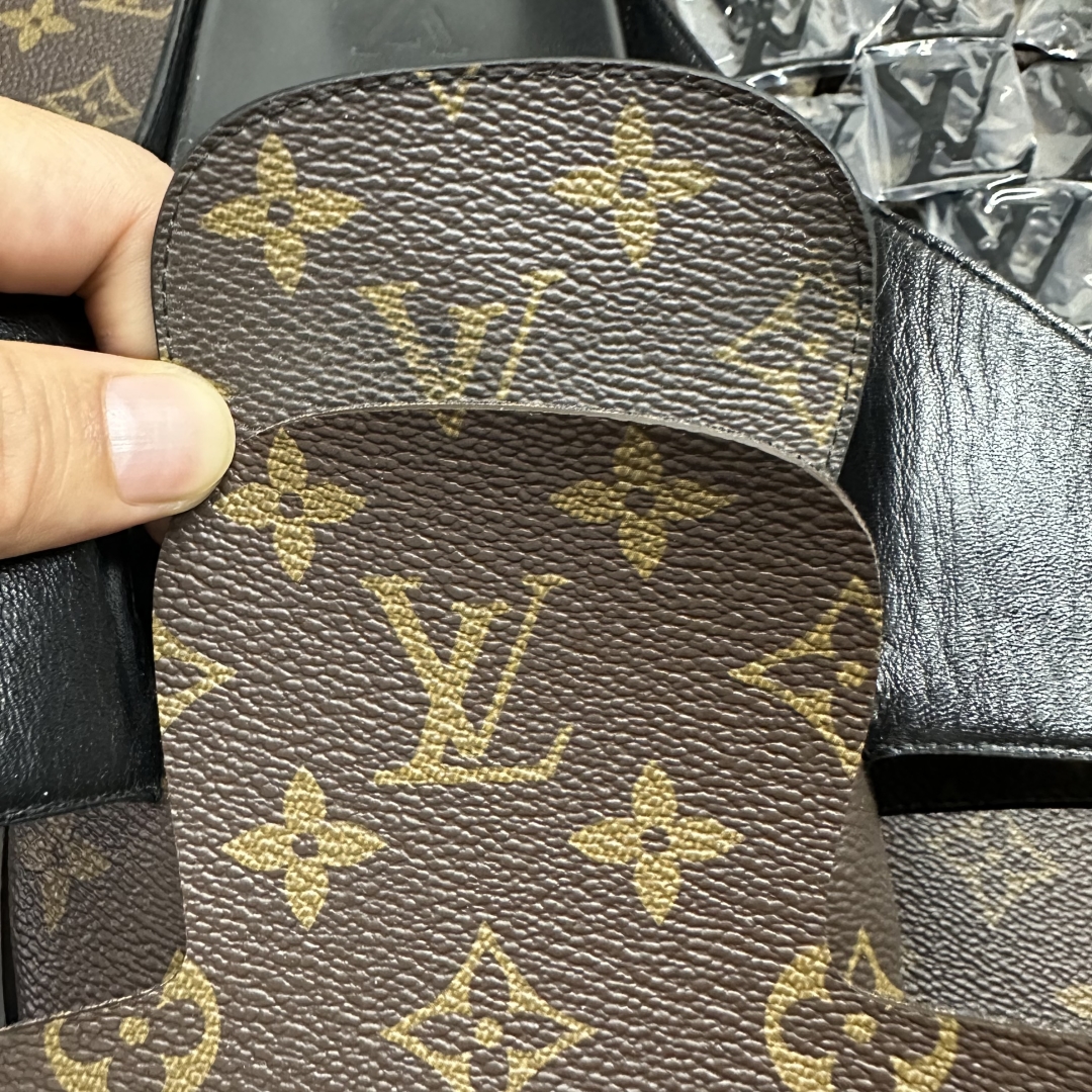 LOUIS VUITTON Brown Tan Logo Monogram Canvas LV Easy Mule Slippers（1ABFDJ）
