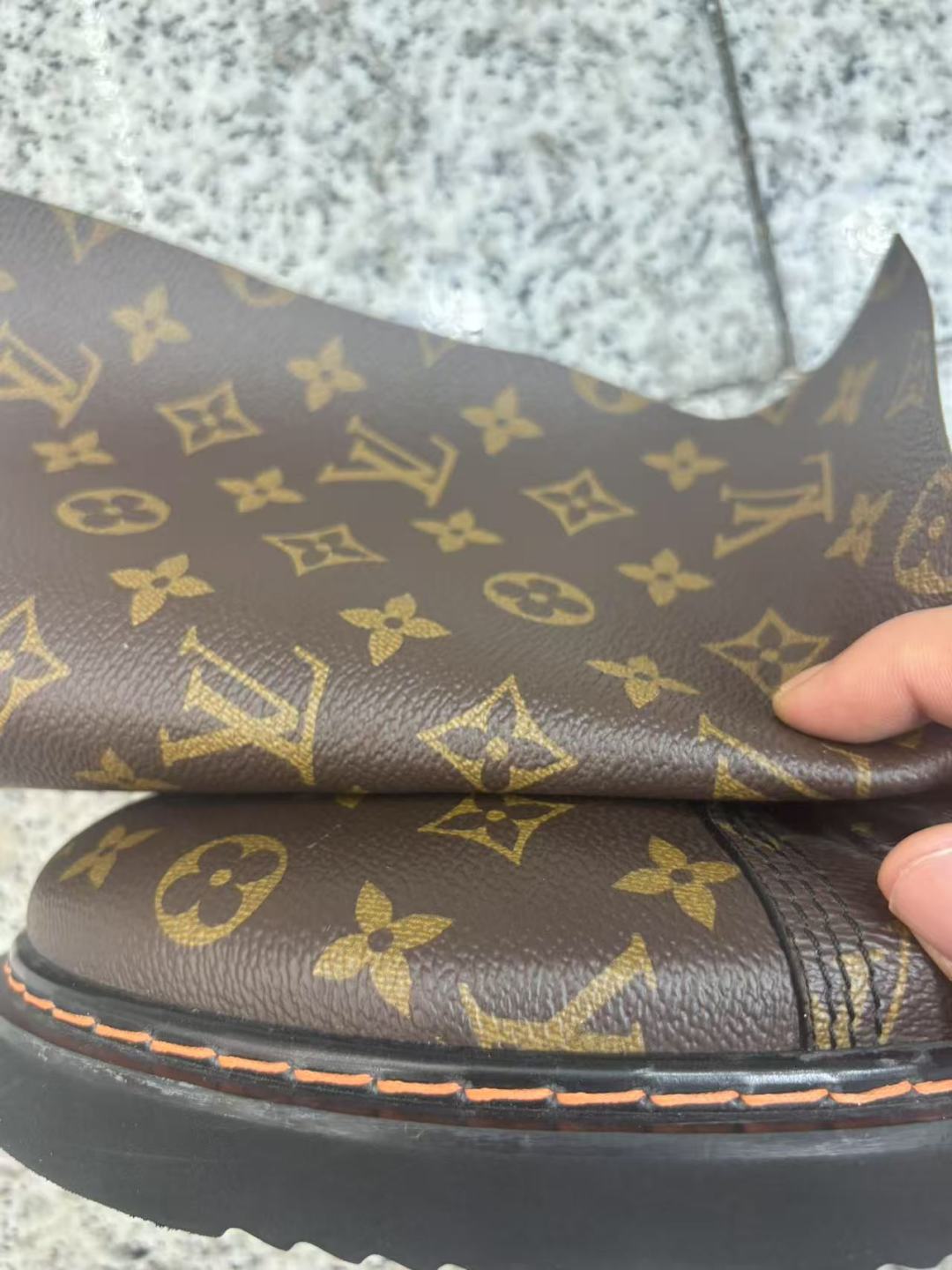 LOUIS VUITTON Brown Tan Logo Monogram Canvas LV Easy Mule Slippers（1ABFDJ）