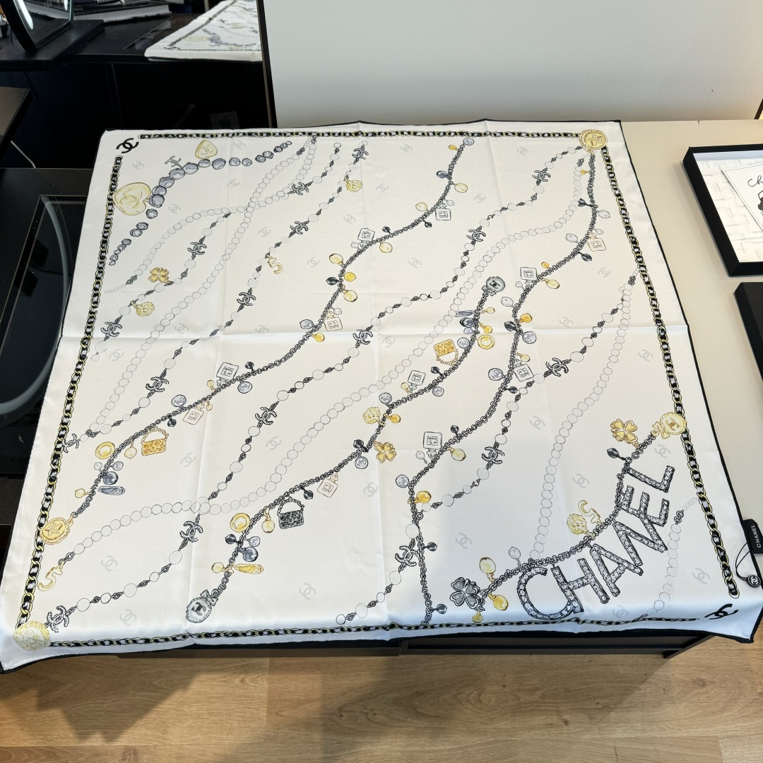 Chanel silk handkerchief（90*90）（CHFJ003）