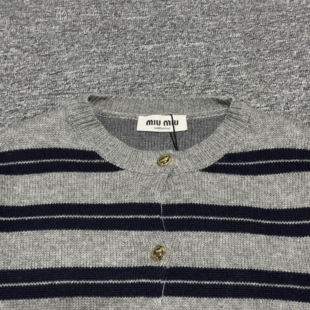 Miu Miu Striped cardigan（MMF899-15NQ-F0MZQ-S-OOO）