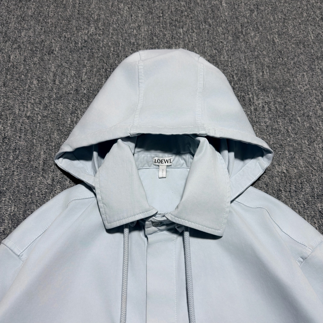 LOEWE Hooded Overshirt "Light Blue"（H526Y05WEL-5140）