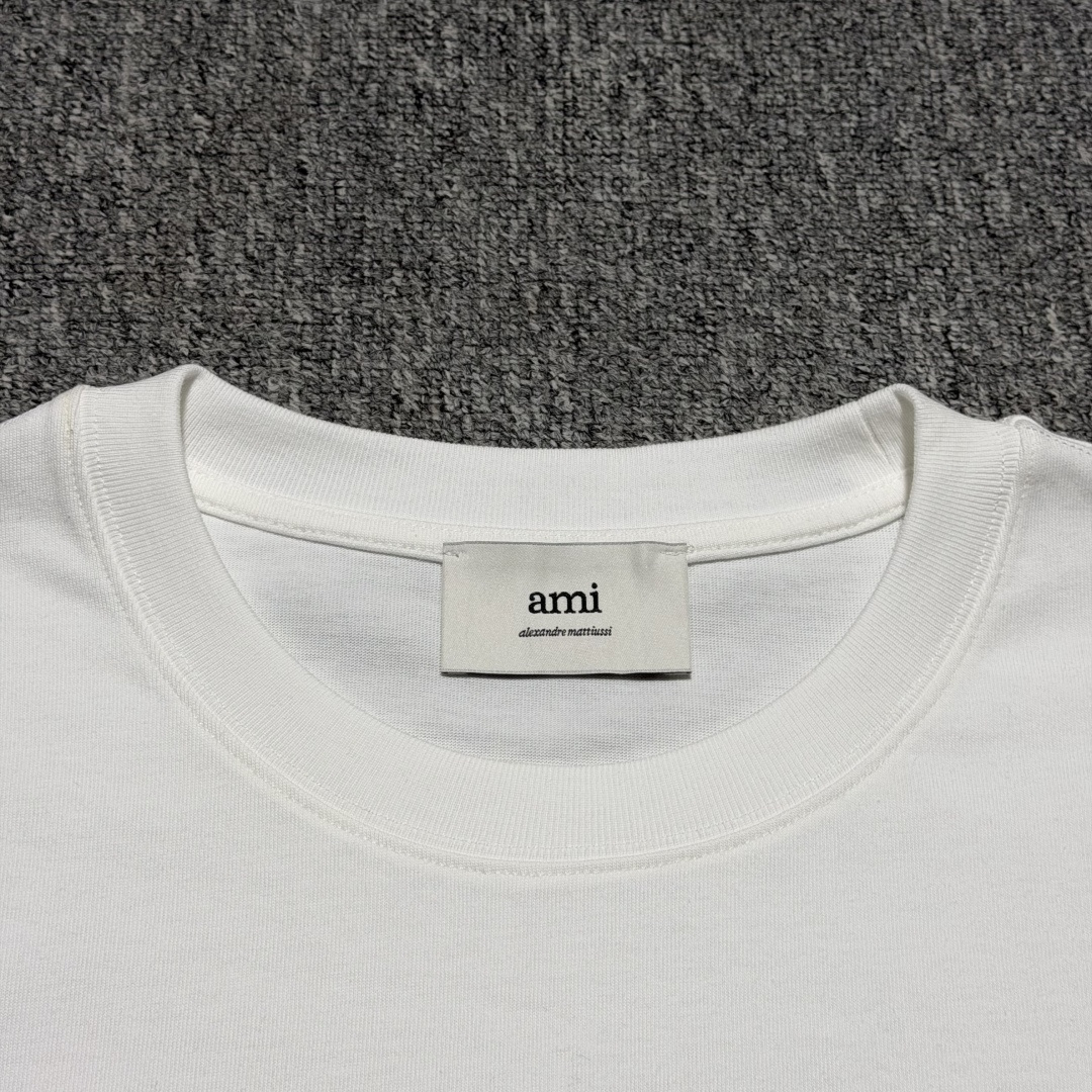 AMI Paris Panda Tee（AMUTS386726）