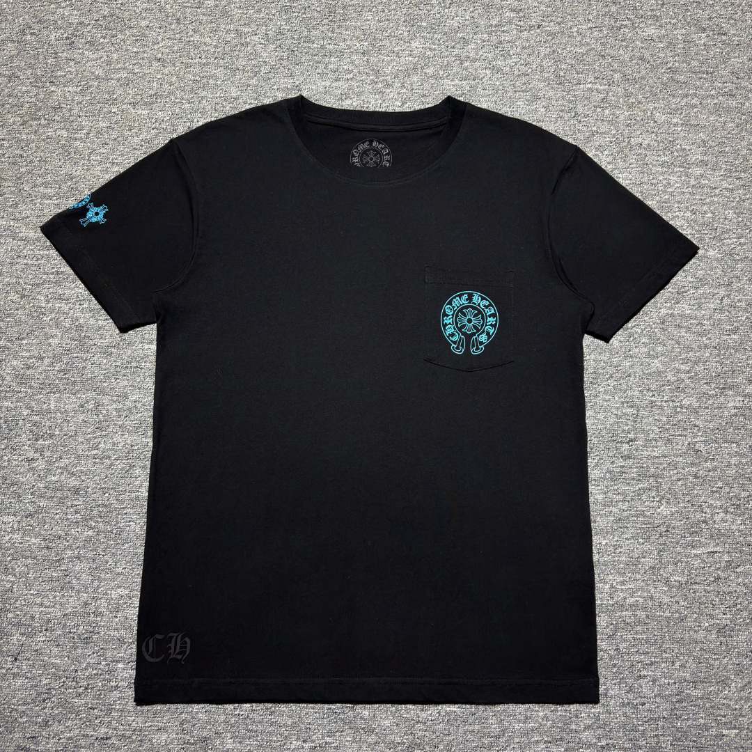 Chrome Hearts Triple Cross Pocket Graphic Print T-Shirt（CH-2026622）