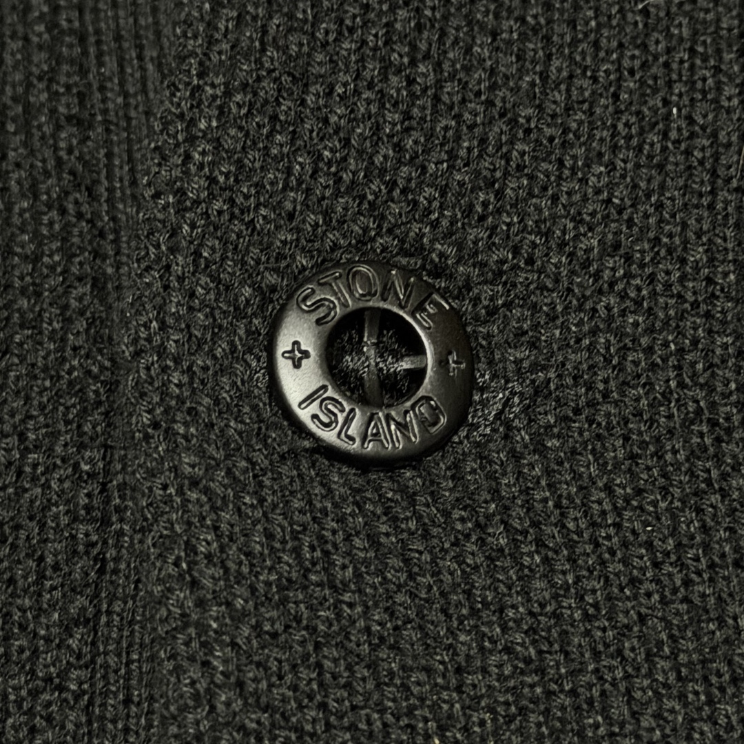Stone Island Buckle-Detail Polo Shirt （L1S155100030S00B5）