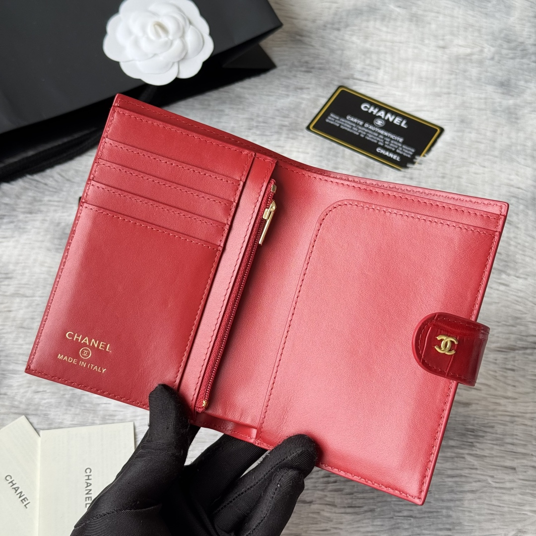 CHANEL Crocodile Passport Case（AP5193-B23786-94305）