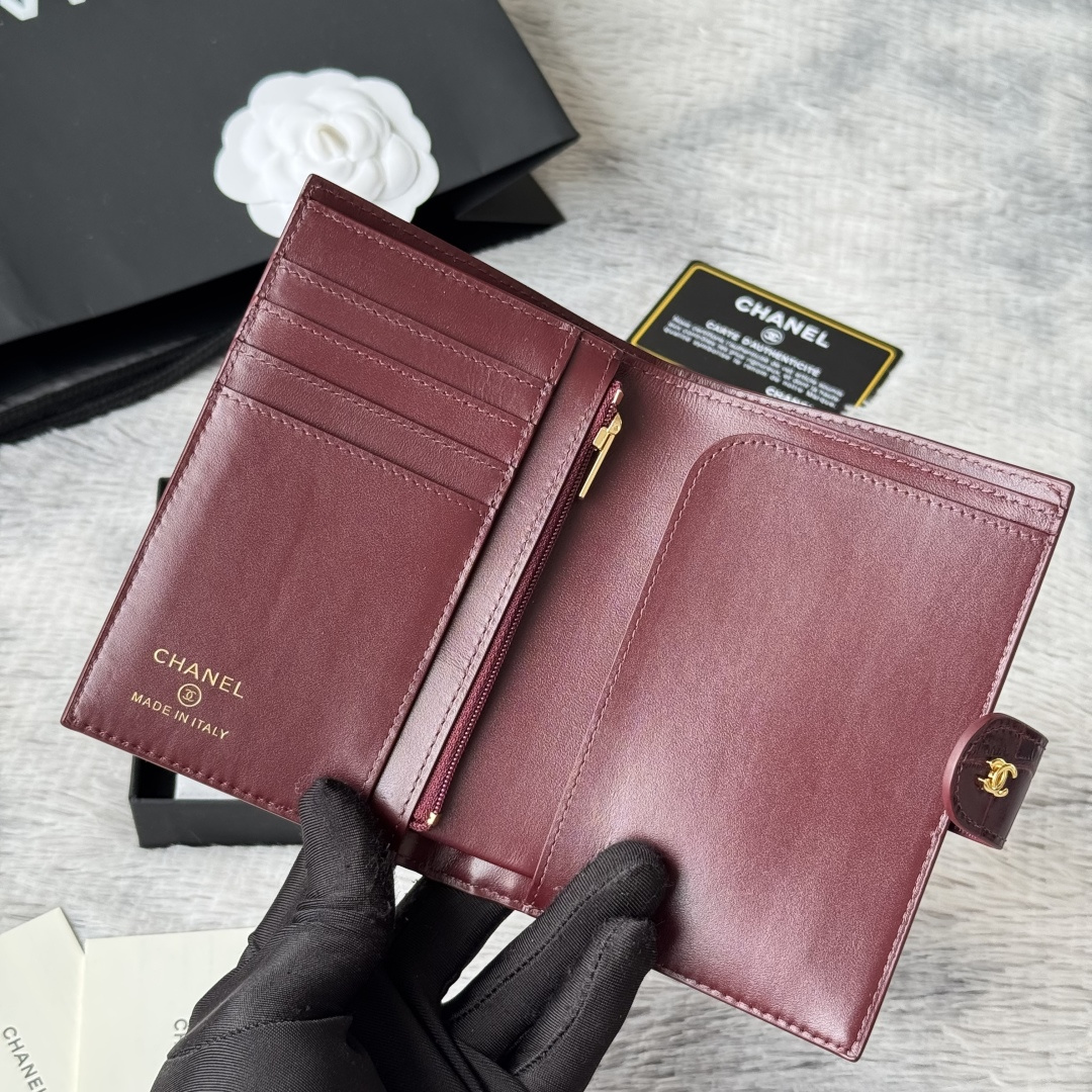CHANEL Crocodile Passport Case（AP5193-B23786-94305）