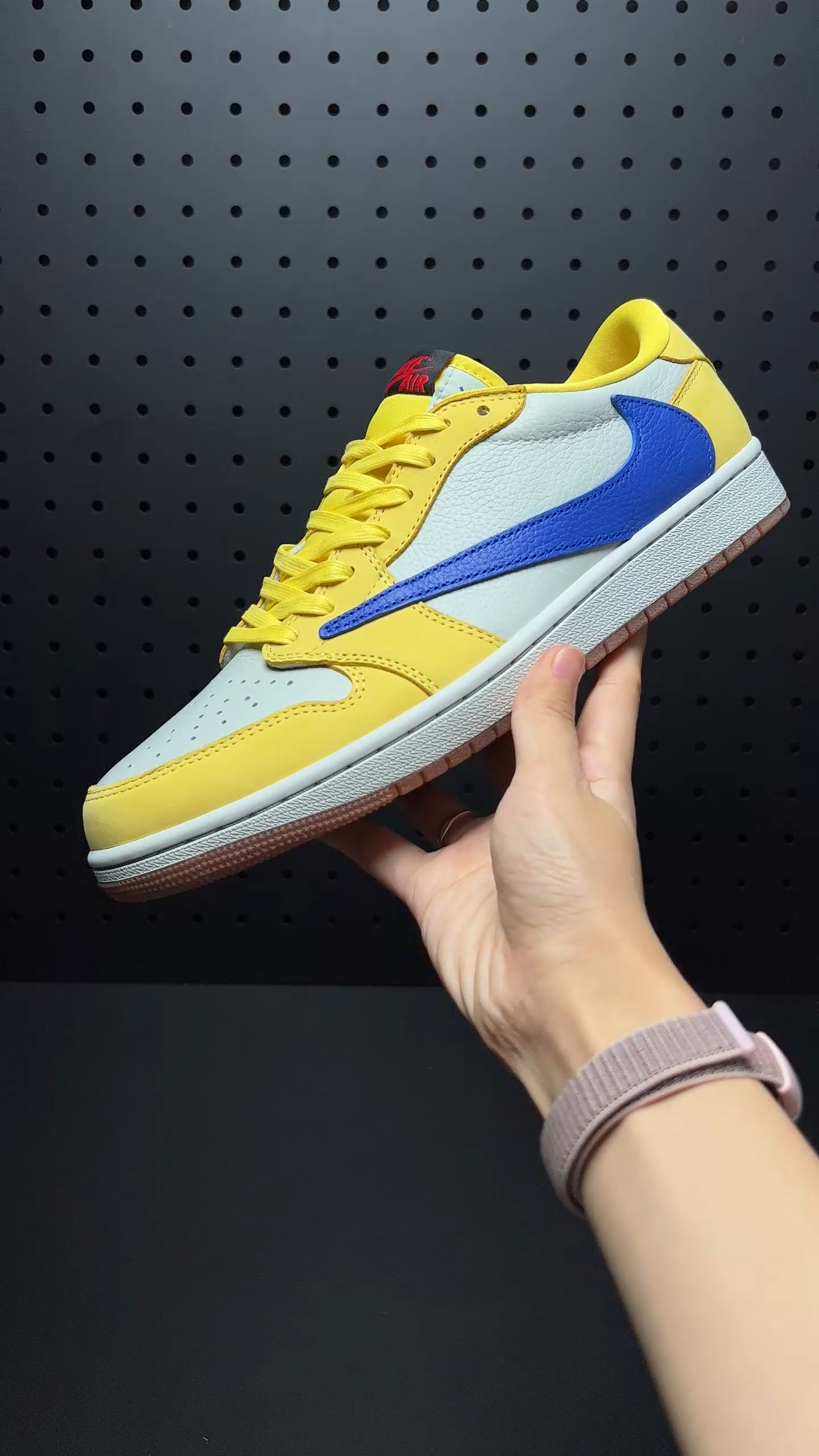 Travis Scott × Nike WMNS Air Jordan 1 Low OG Travis Scott × Nike WMNS Air Jordan 1 Low OG