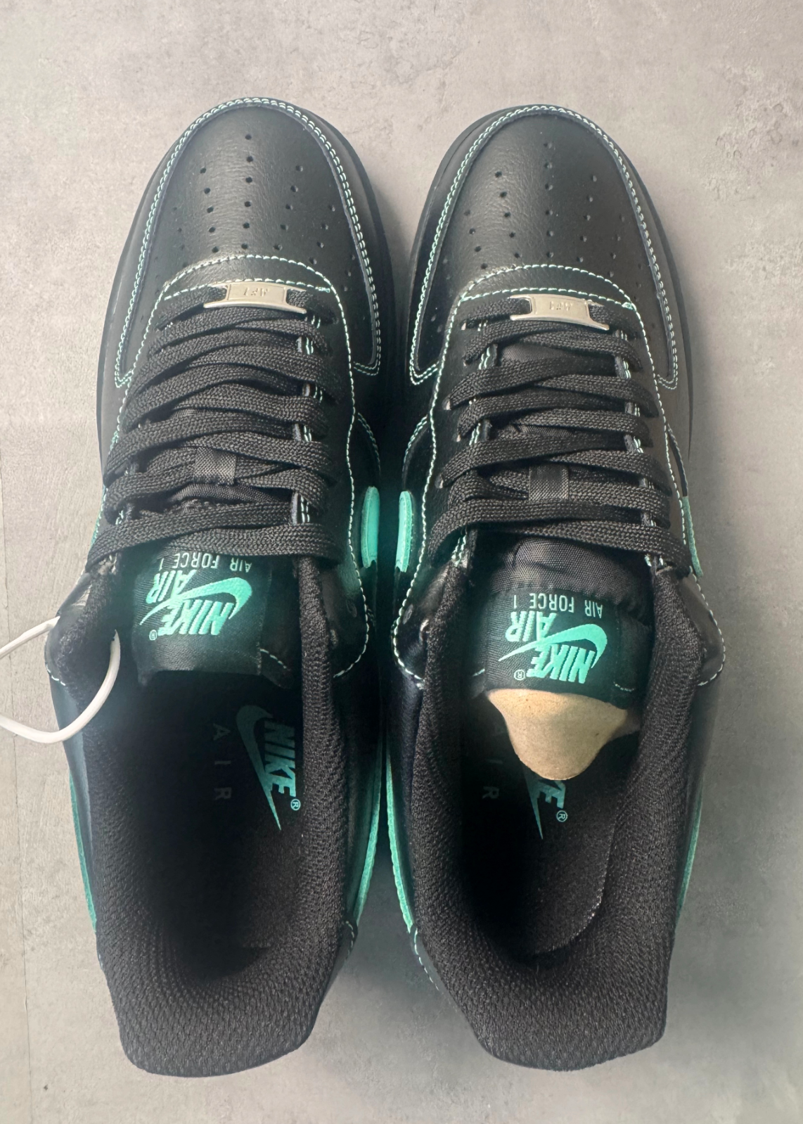 Nike Air Force 1 Low "Black Tiffany"（HQ2037-002）