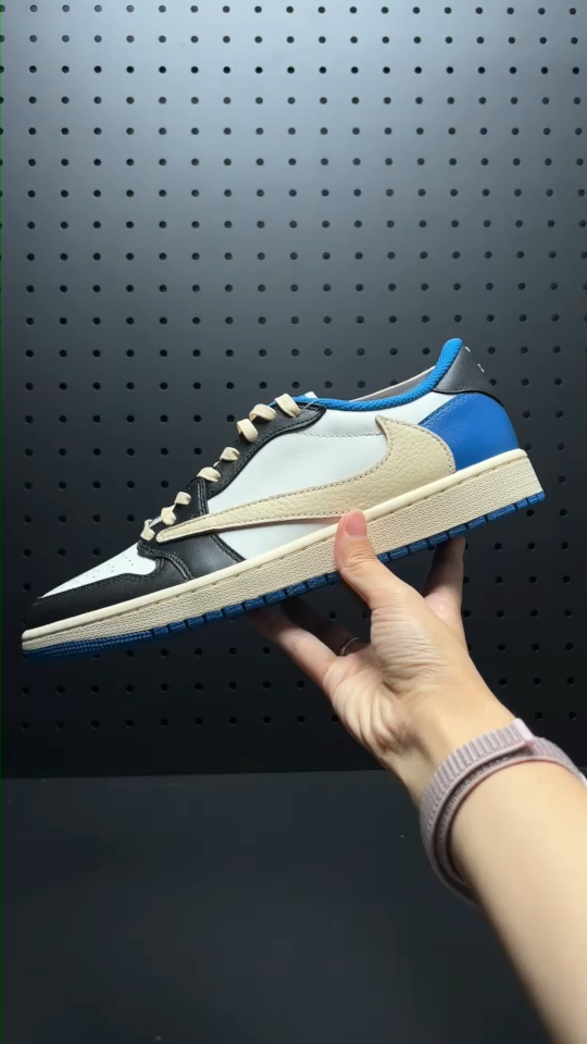 Travis Scott × Fragment × Nike Air Jordan 1 Low OG SP 