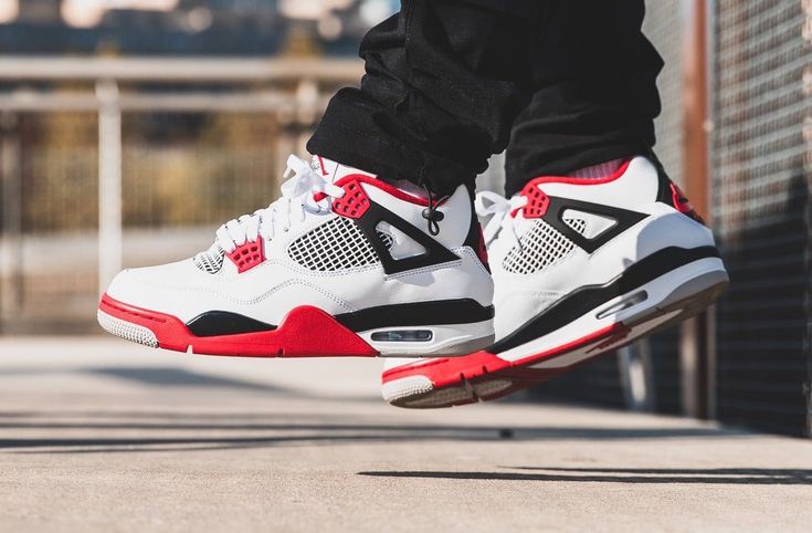 Nike Air Jordan 4 Retro OG 