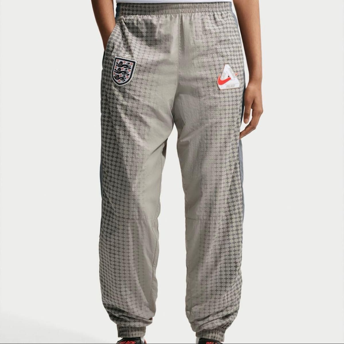 新品未開封】PALACE × NIKE トラックパンツ グレー S X2 World ...