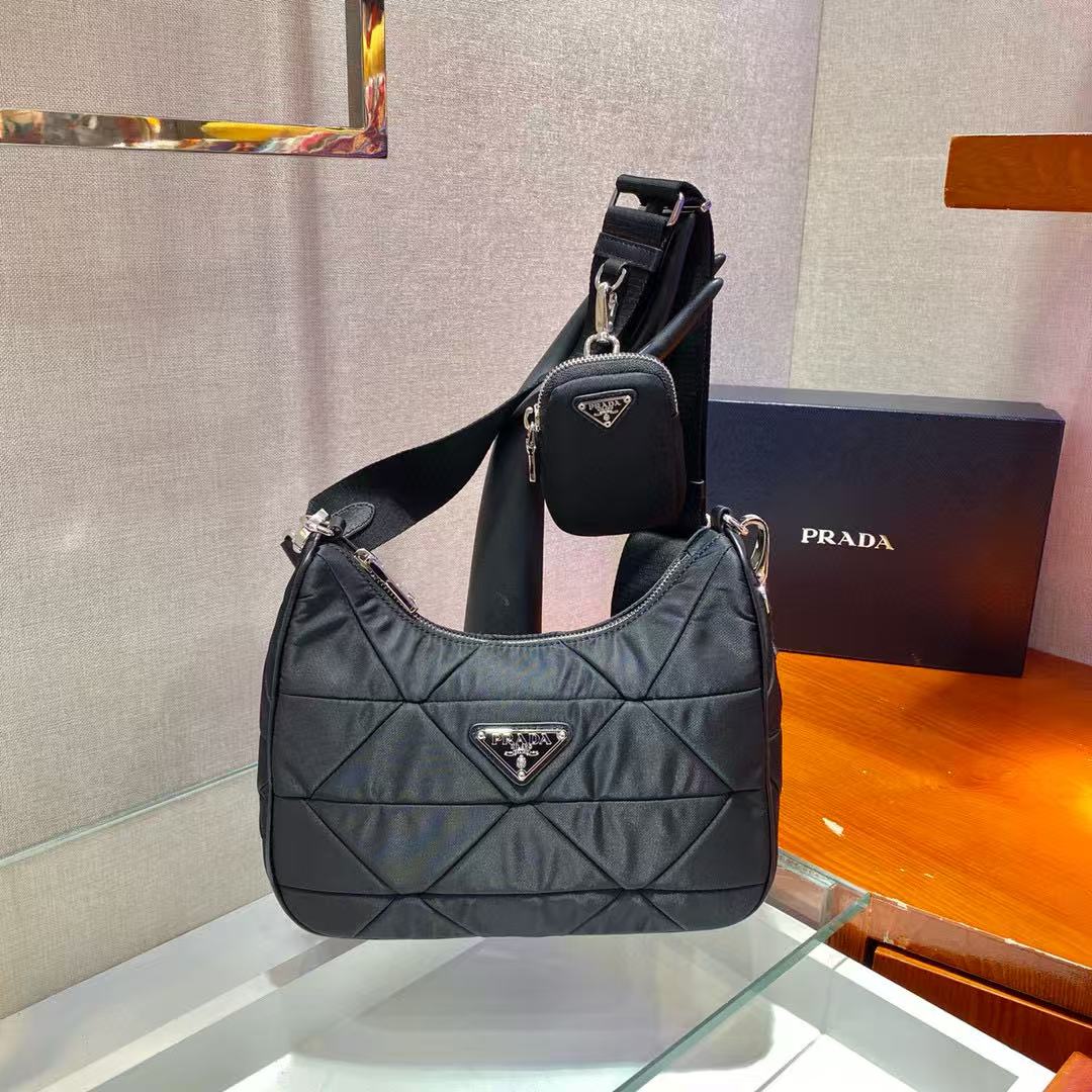 PRADA Padded Re-Nylon Shoulder Bag "Black"( 1BC151_RDJN_F0002_V_D9M)