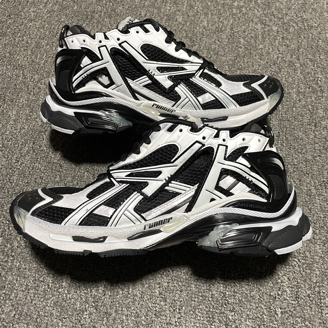 Balenciaga Runner Black White（772774W3RMU9010）