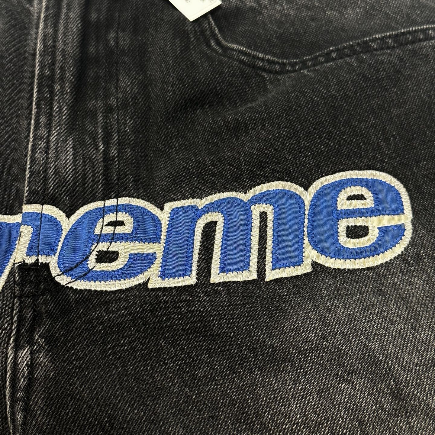 Supreme x Mitchell & Ness Washington Bullets Baggy Denim Short "Washed Black"（SUP-SS26-280）