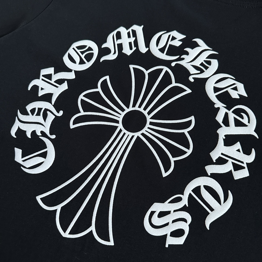 【S】Chrome Hearts short-sleeve T-shirt featuring a logo at the neckline and a CH Cross print on the back (CH-20268101）