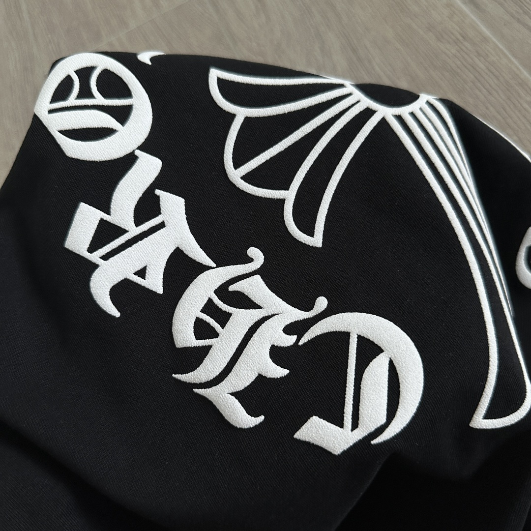 【S】Chrome Hearts short-sleeve T-shirt featuring a logo at the neckline and a CH Cross print on the back (CH-20268101）