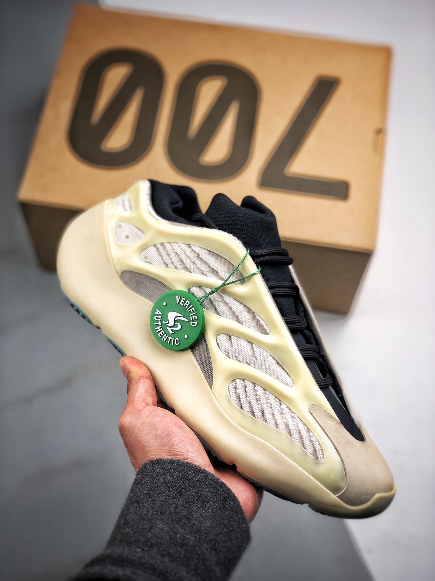 adidas YEEZY 700V3 "Azael"（FW4980）