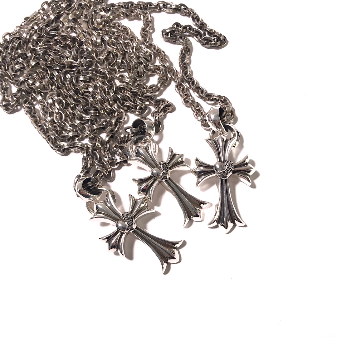 CHROME HEARTS Heart Cross Necklace（CHROME HEARTS 245）