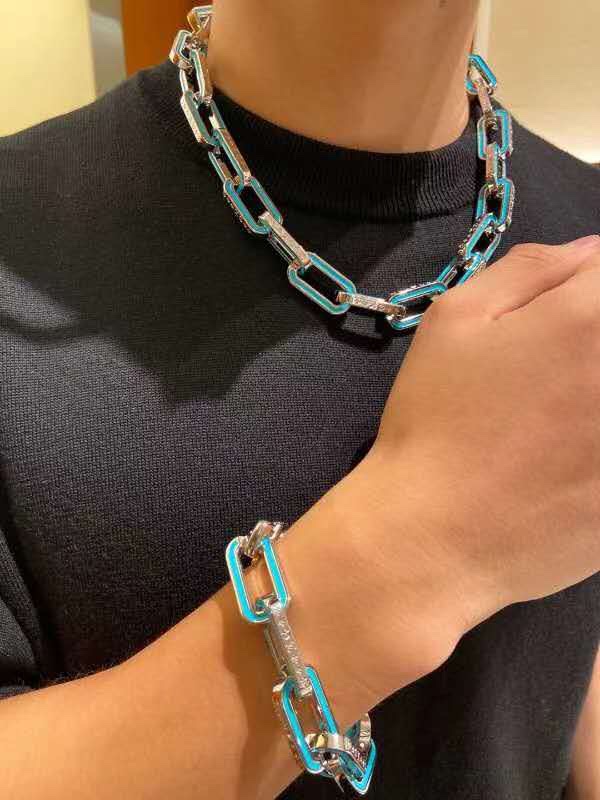 Louis Vuitton Monogram Links Chain Bracelet (M80195)