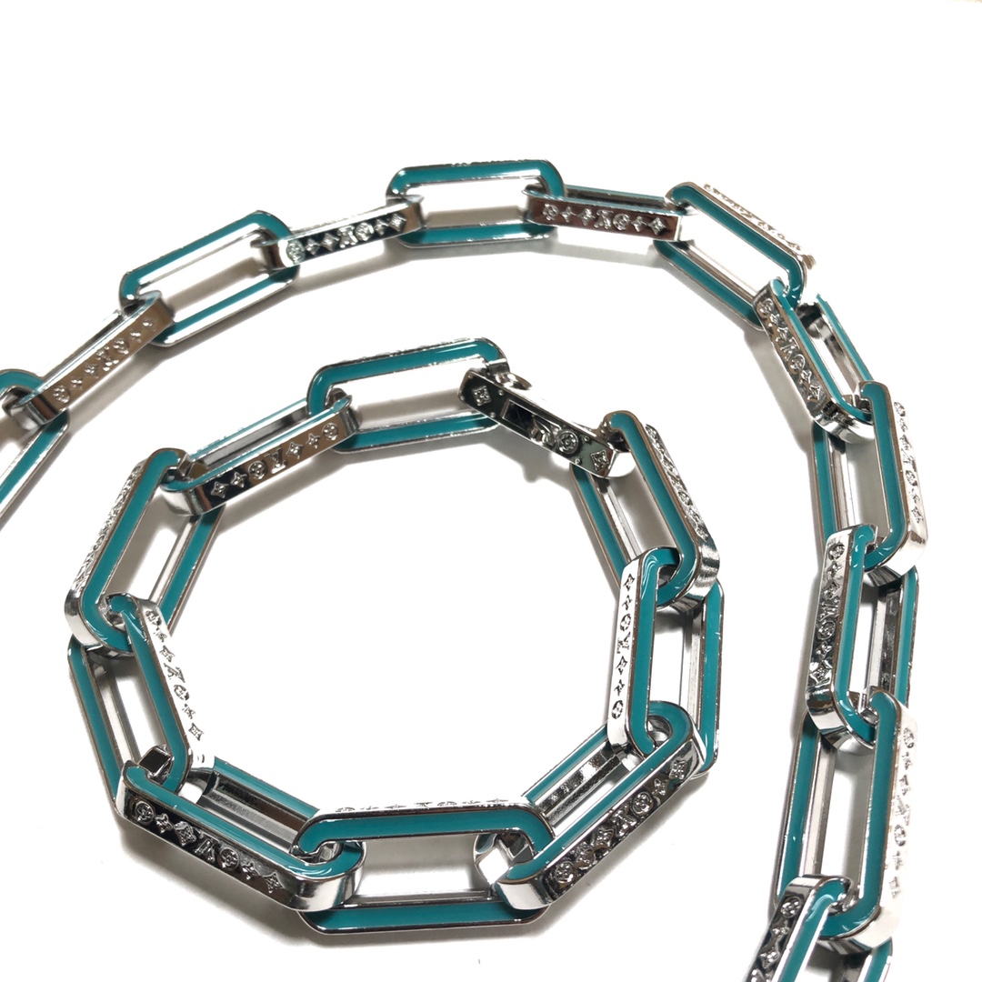 Louis Vuitton Monogram Links Chain Bracelet (M80195)