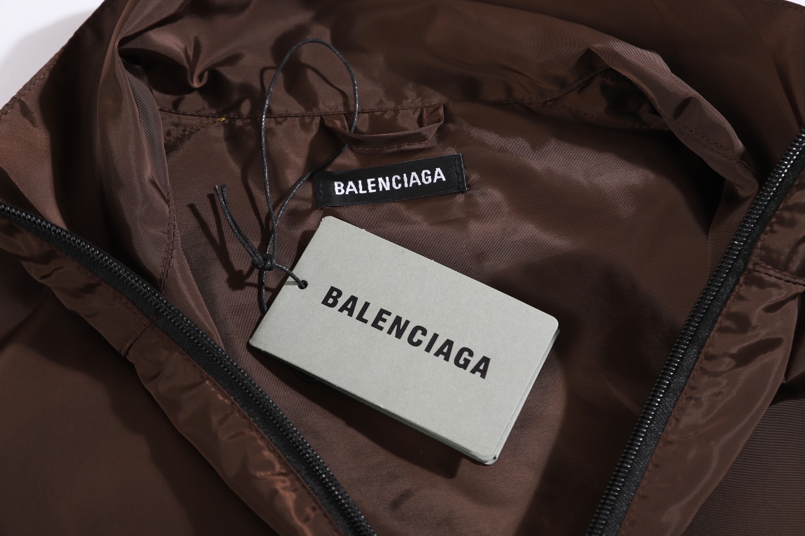 Balenciaga Logo Printed WindBreaker Brown(534317TGO262150）