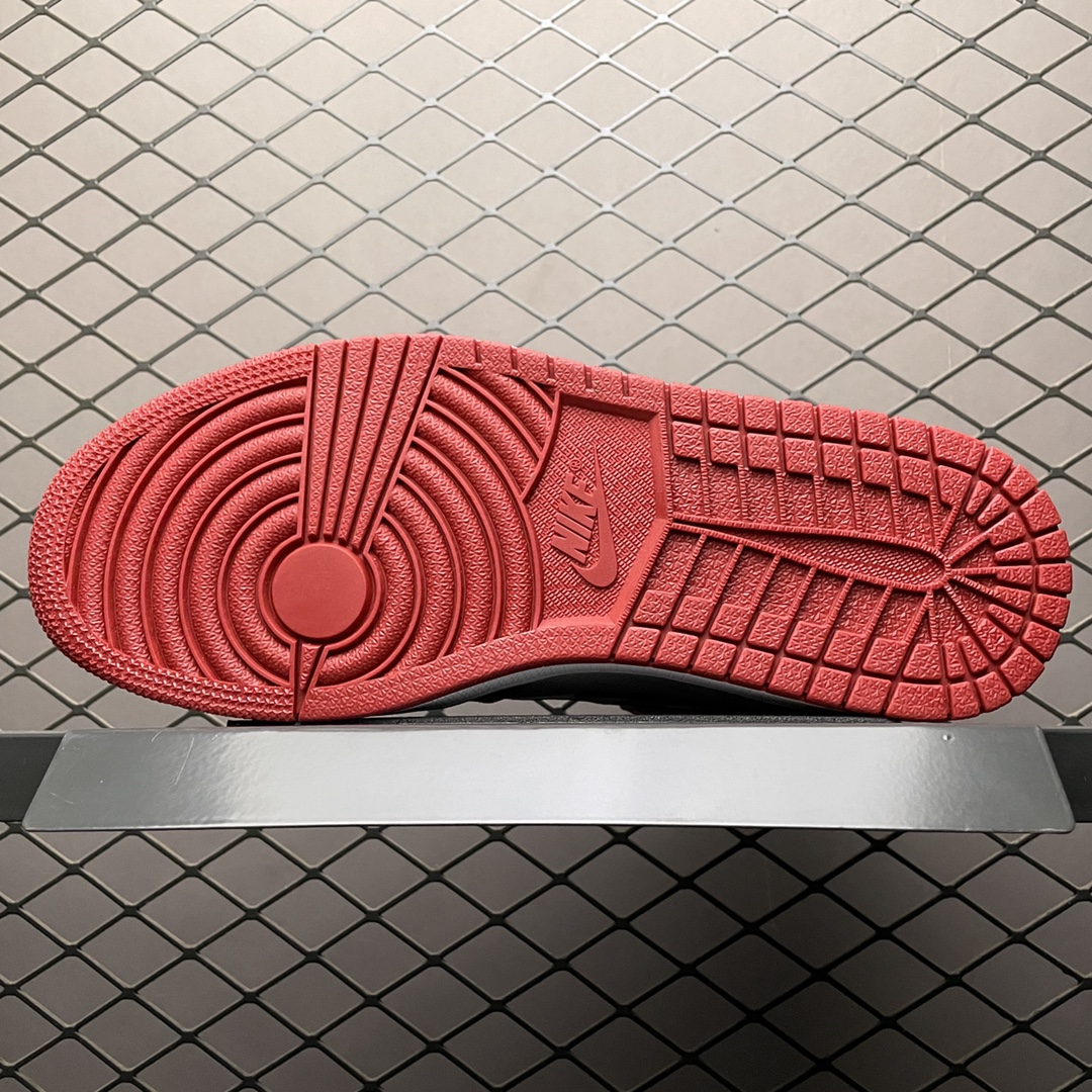 Air Jordan 1 Retro " Chicago"  （555088-101）