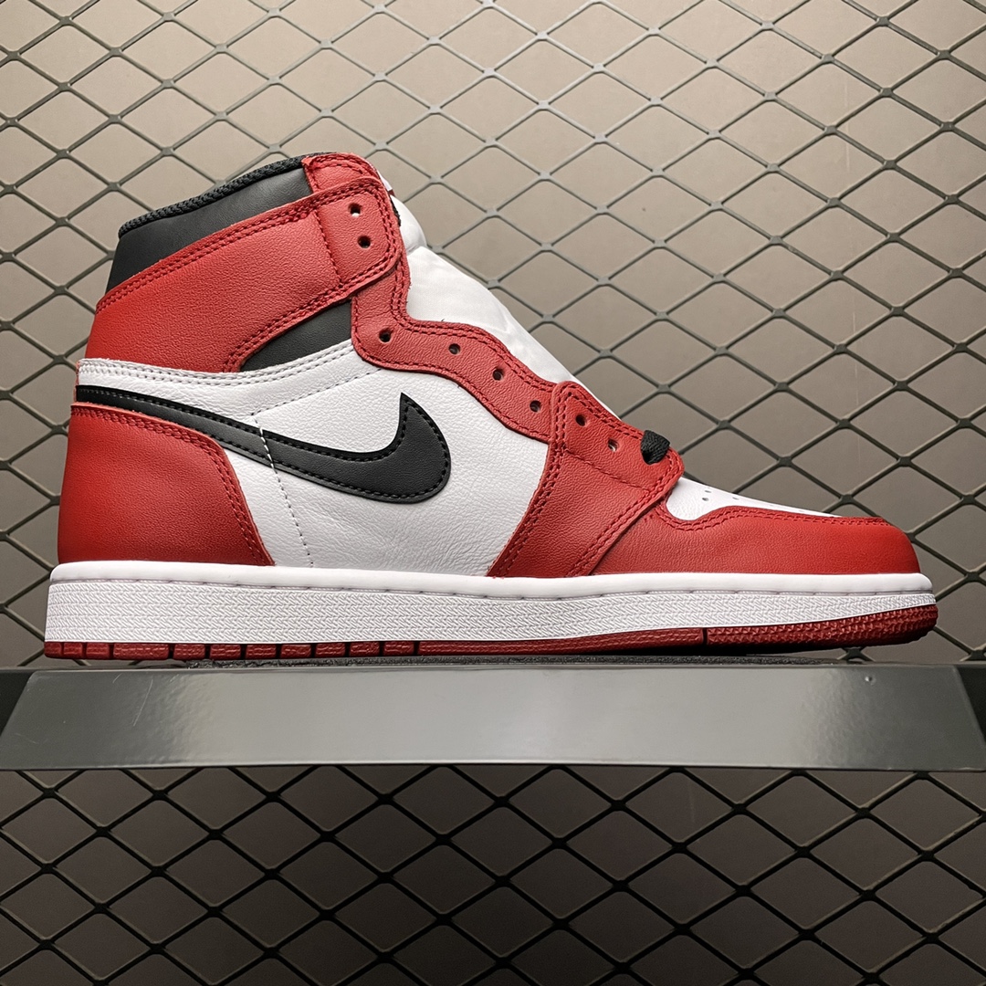 Air Jordan 1 Retro " Chicago"  （555088-101）