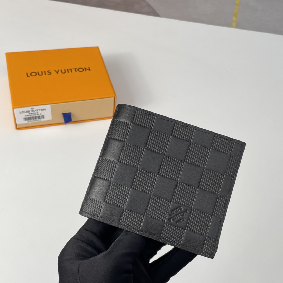 Louis Vuitton wallet （N63335）